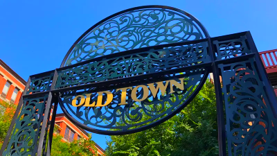 IQ Limousine | Limo Service Chicago, Airport Transfers 49 Old Town