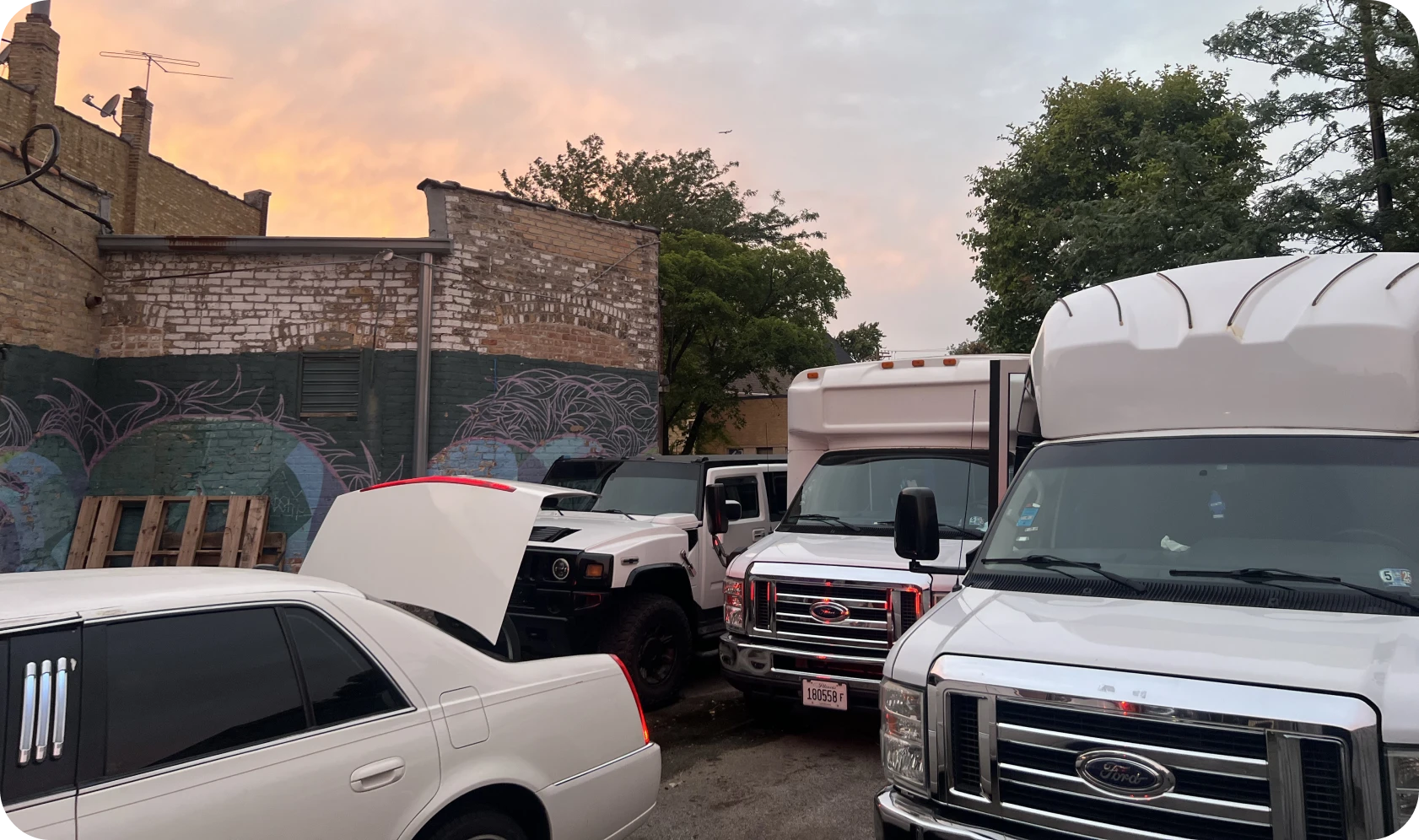 Party Bus Rental Chicago | IQ Limousine Skokie | Call Now 13 Party Bus Fleet